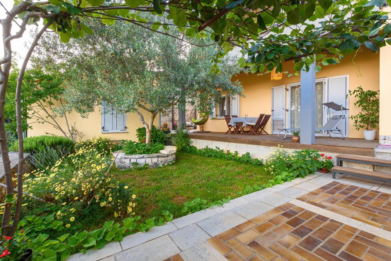 Apartment Macan, Beautiful Green Oasis Pula Exteriör bild